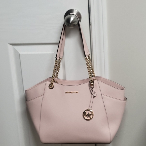 Michael Kors Jet Set Saffiano Leather Chain Shoulder  Bag. - Picture 1 of 13